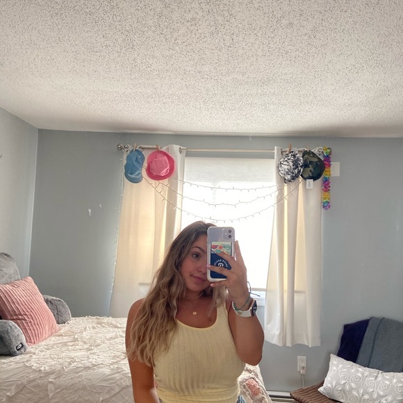 ✰ ✰ RIBBED YELLOW CROP TOP ✰ ✰ - Picture 1 of 2